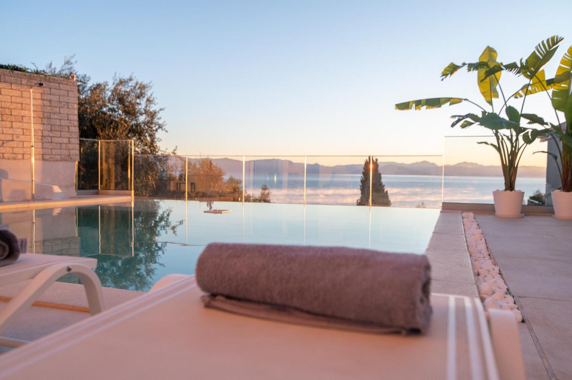 Achillion Luxury Corfu Villa & Suites Perama  Buitenkant foto